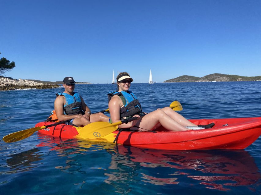Hvar: Pakleni Islands Self-Guided Kayaking Tour - Food and drinks: plan around cash and small surprises