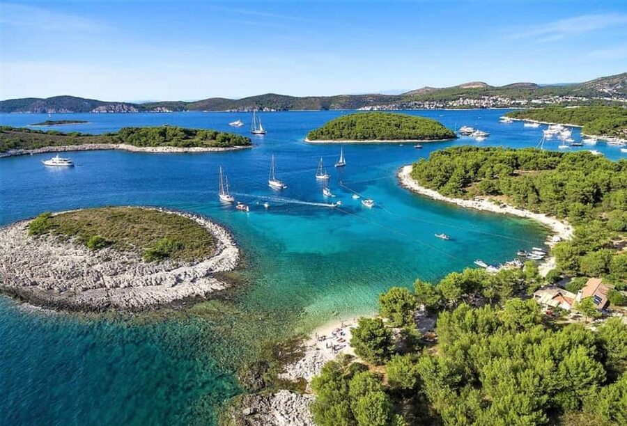 Hvar: Private Sailing Boat Trip with Swimming and Snorkeling - Getting on board at Riva 27 and the 2023 boat setup