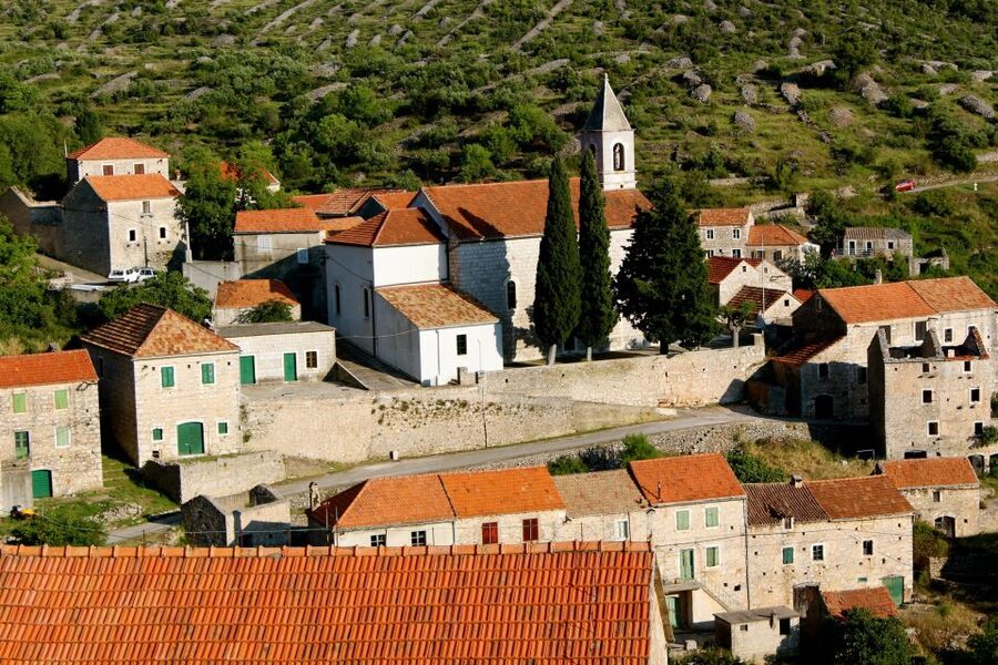 Hvar Wine Tour + Dalmatian Dinner - Crossing From Hvar Town to the Island’s Most Important Wine Area
