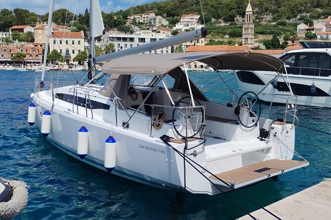 Islands Tour on Luxurious Jeanneau Sun Odyssey - Snacks, Drinks, and the Wind-Off-Engine Magic