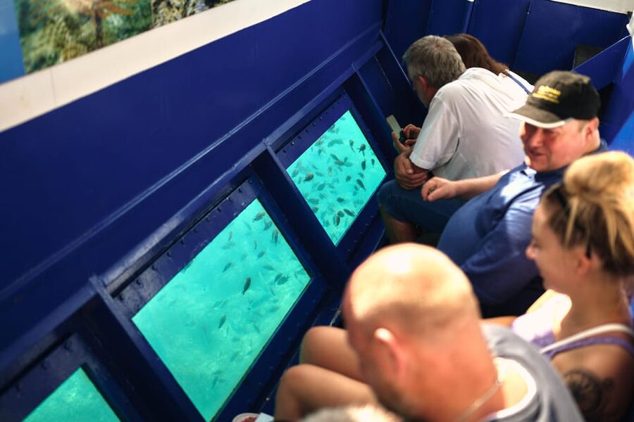 Istria: Aquavision Glassboat panoramic tour of Umag - Welcome aperitif: small, but it changes the feel