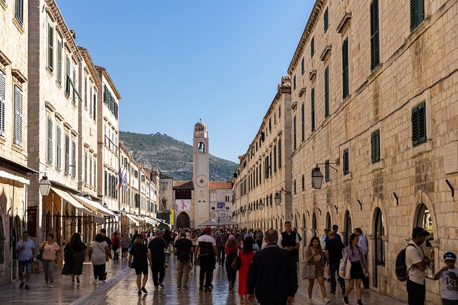 Jewish Heritage and Other Major Sights Walking Tour - Starting at Onofrio’s Large Fountain, and Getting Your Bearings