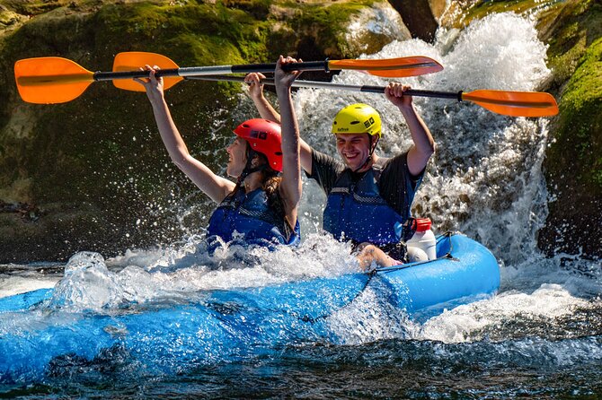 Kayaking at the Mreznica Canyon - Swim pauses and cliff time: why the water stops matter