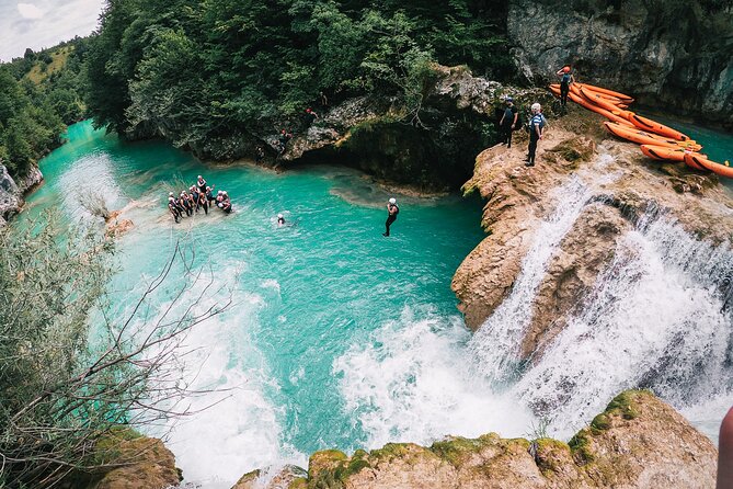 Kayaking Mrežnica river - Stop 2, Slunj Return: Changing, Resetting, and That After-Trip Food Bonus