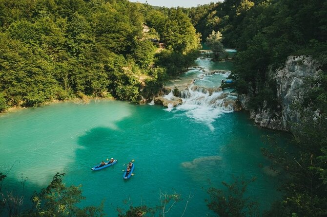 Kayaking Mreznica Waterfalls close to Plitvice Lakes - Entering the waterfall stretch: what you will see and do