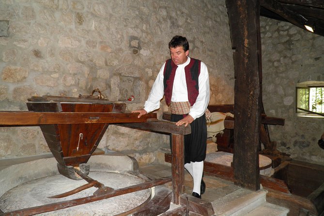 Konavle Valley Wine Tour from Dubrovnik with Train Ride and Wine Tasting - Winery Botaro at the end of the day: rose, cake, and an early evening return