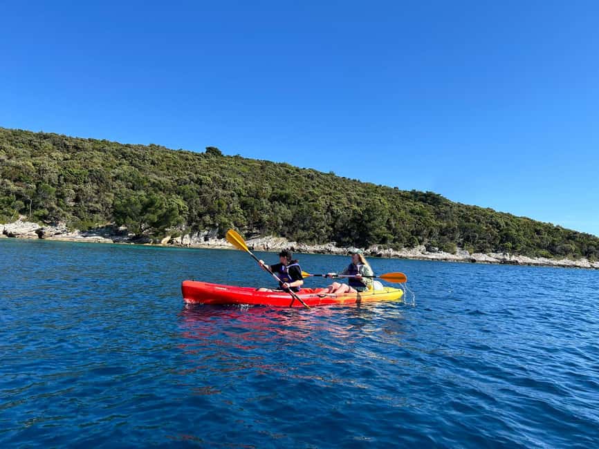 Korcula Archipelago Kayak Tour - Refreshments on the water: small detail, big difference