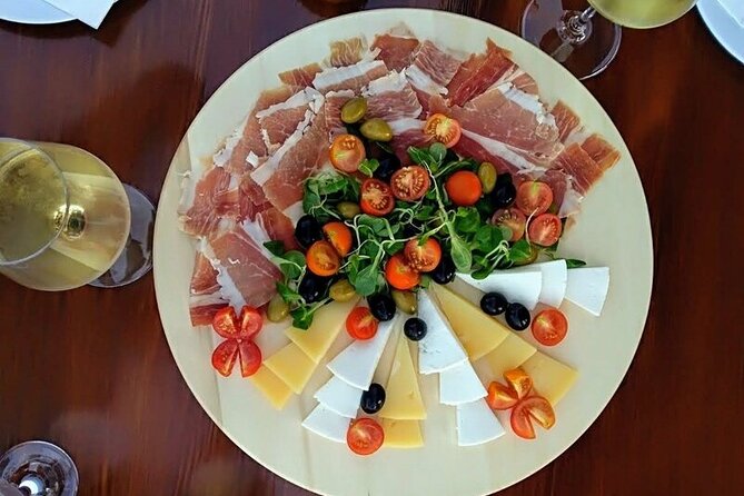 Korcula Bike & Wine Tour | Wine Tasting in Lumbarda - Snacks, pacing, and why the afternoon stays easy