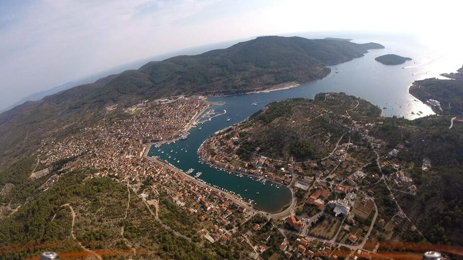 Korčula Eco Heritage Tour with Snacks - Snacks and Sips: Local Food Traditions You Can Taste