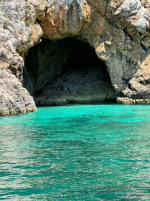 Krk: Golden Bay, Blue Cave, & 4 Islands Cruise - The Boat Ride Itself: Crew Energy, Captain Skills, and Music Levels
