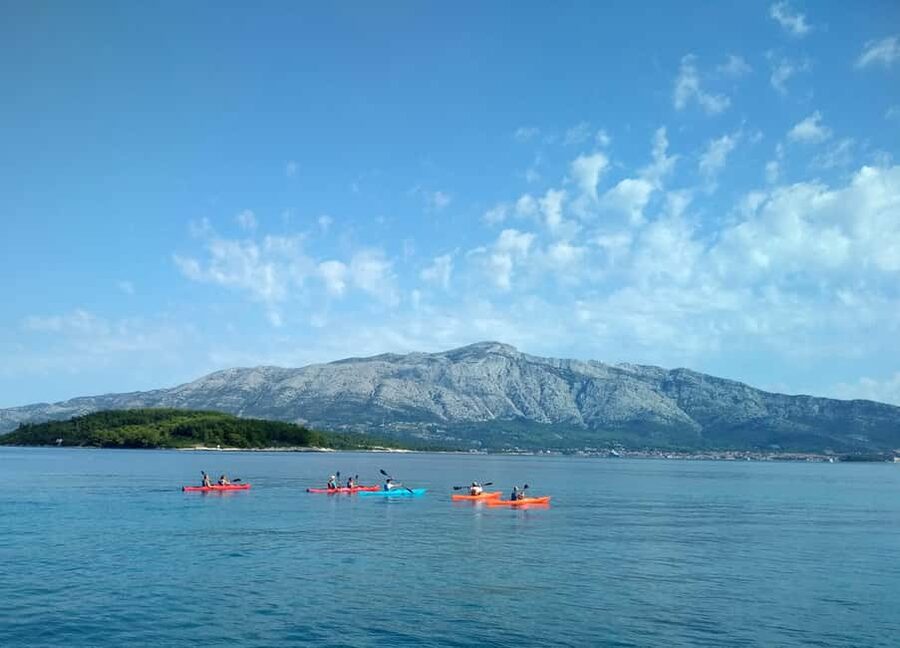 Lumbarda - Sunset Kayak Tour with a Picnic - Wine and Sweets - Key highlights worth choosing