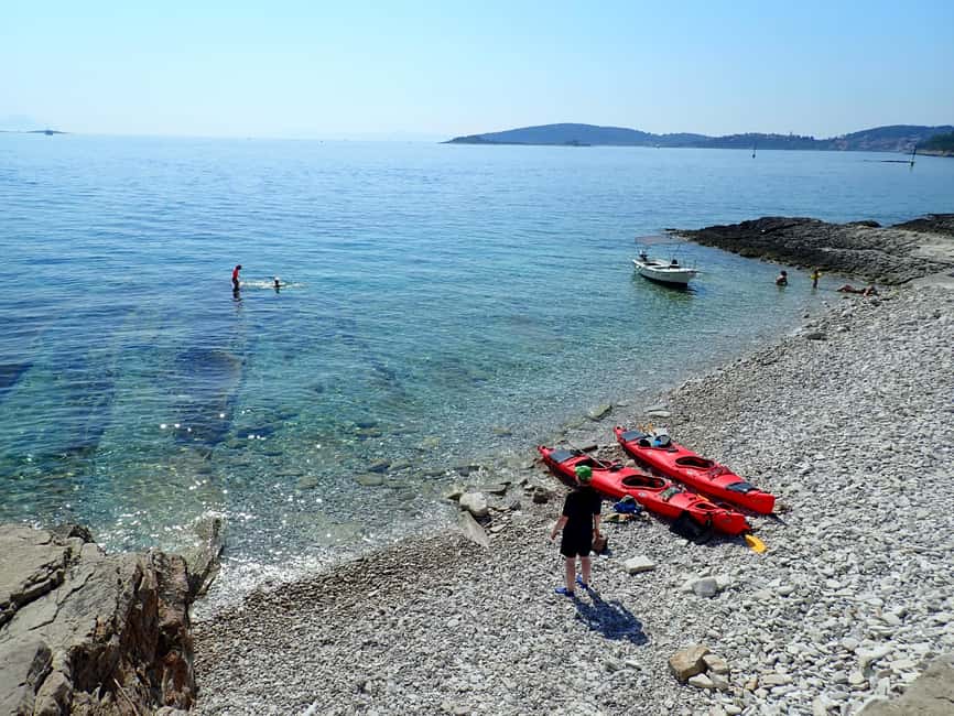 Lumbarda - Sunset Kayak Tour with a Picnic - Wine and Sweets - Kayaking in Lumbarda, it is the timing that makes it special