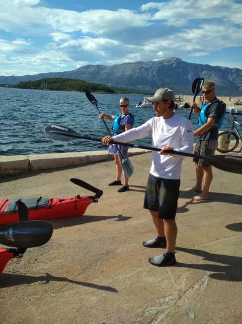 Lumbarda - Sunset Kayak Tour with a Picnic - Wine and Sweets - Island stop one: quarry island history without the museum vibes