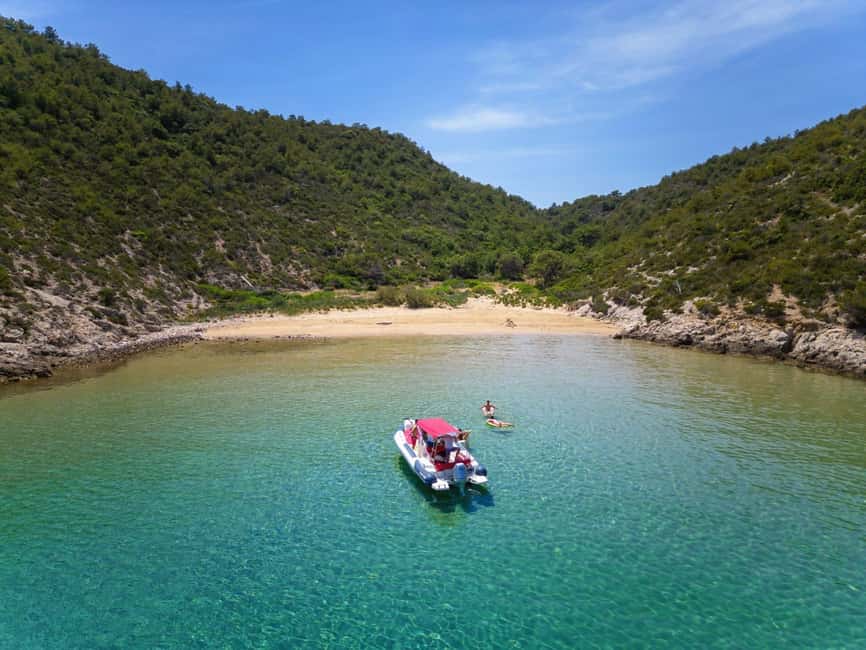Magnific blue lagoon,speed boat towels included - Meeting point and getting oriented fast (sv.Frane by Trg dr. Franje Tuđmana)