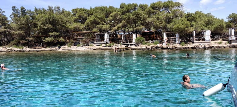 Makarska: 3-island Speedboat Cave & Blue Lagoon Tour - Brač and Zirje Beach at the end, finishing with one last swim