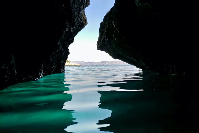 Makarska: 3-Island Speedboat Tour with Cave and Blue Lagoon - Practical tips so the day goes smoothly