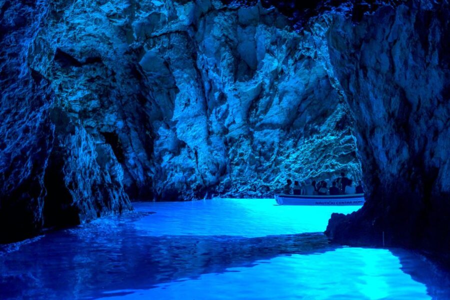 Makarska: 5-Islands Tour, Blue Cave, Vis, Hvar & Brač - Makarska to the 5-Islands Circuit: why a speedboat works