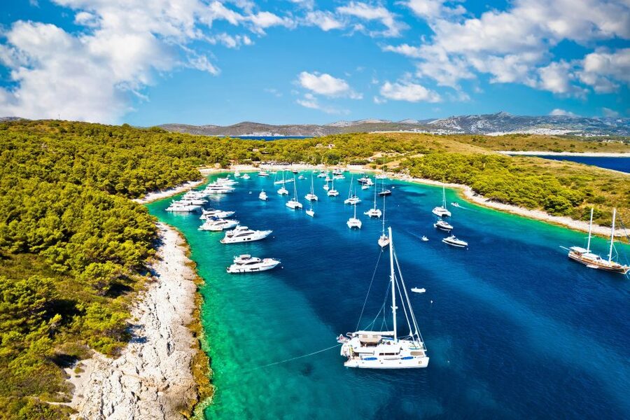 Makarska: 5-Islands Tour, Blue Cave, Vis, Hvar & Brač - Hvar Town: 1.5 hours for strolling, lunch, and people-watching