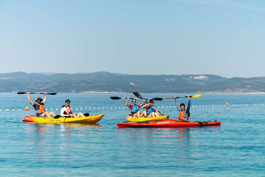 Makarska: Guided Sea Kayaking Tour with Snorkeling Stop - Guides and Group Experience, From Families to Serious Paddle Fans
