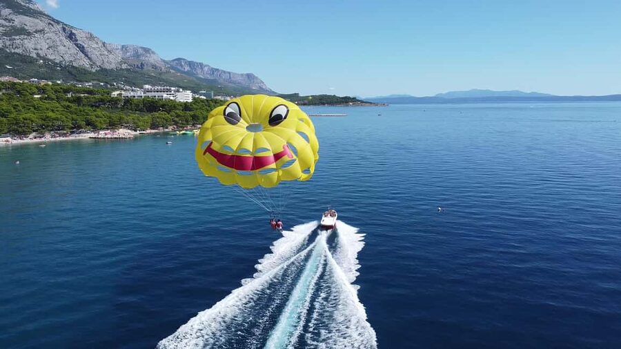 Makarska: Parasailing Experience - MPL Nautika - Safety brief and gear fit: where nerves turn into confidence