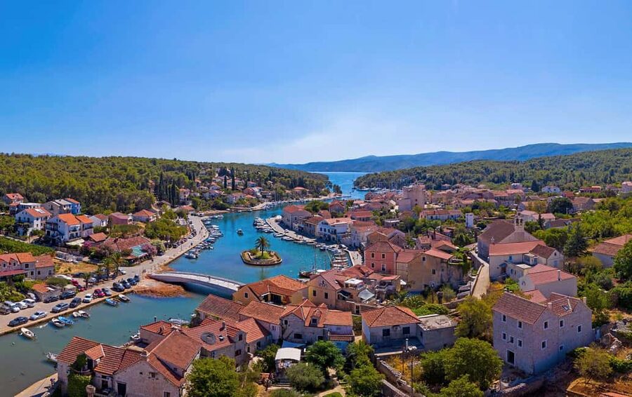 Makarska: Private Boat Tour 3 Islands - Brač’s secluded bay: the stop that changes your whole day