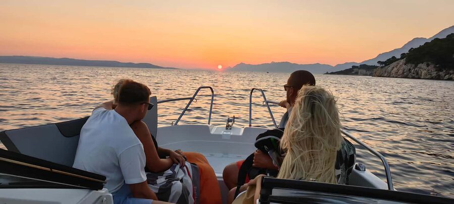 Makarska: Speedboat Sunset Tour to hidden bay on island Brač - Leaving Makarska Riviera, The Ride Gets Pretty Fast