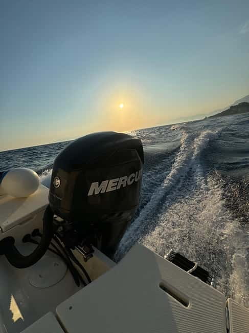 Makarska: Sunset private or group boat tour from Makarska - Makarska panorama and the sunset photo moment at sea