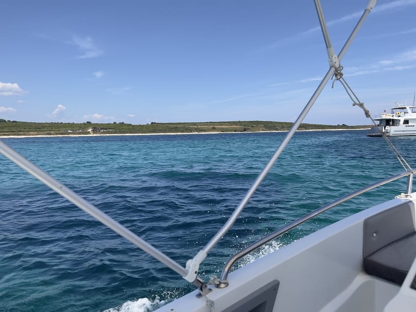 Medulin: Morning on Speedboat with Cave & Island Snorkeling - Levan island beach time: the calm payoff after swimming