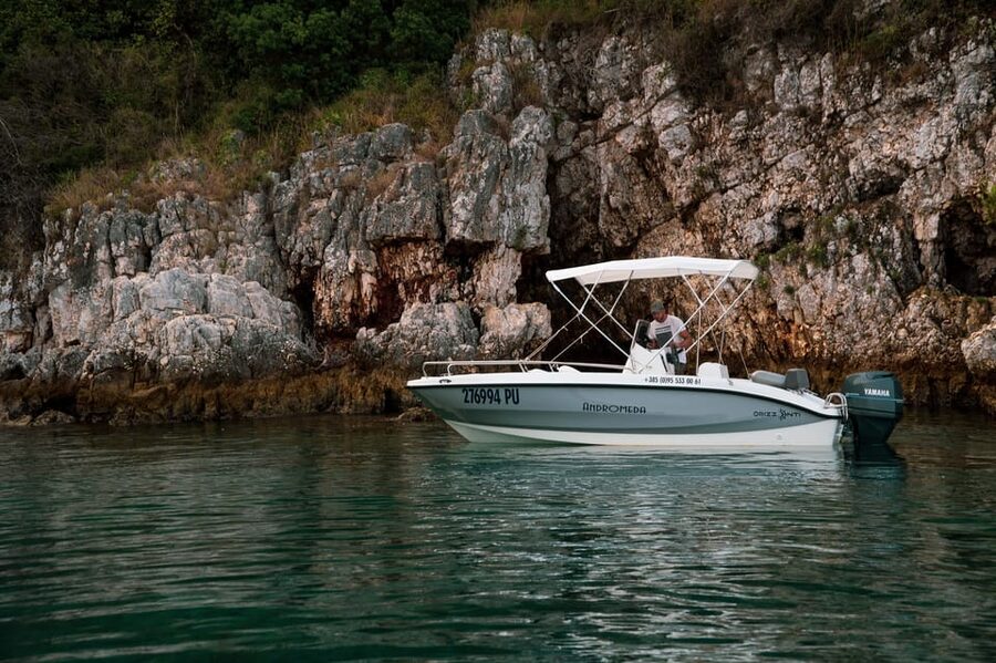 Medulin: Morning on Speedboat with Cave & Island Snorkeling - Price and value: what $218 per group up to 2 really buys