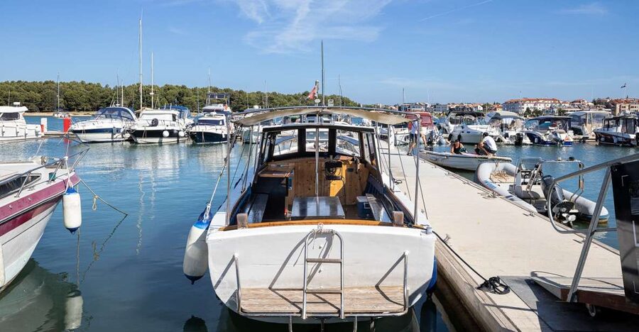 Medulin: Private Boat Tour with Captain - Porer lighthouse, plus the islands you spot from the water