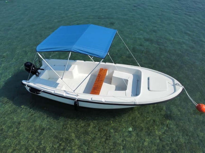 Medulin: Rent a Boat and Be Your Own Captain - Getting the captain lesson from Luka, before you set off