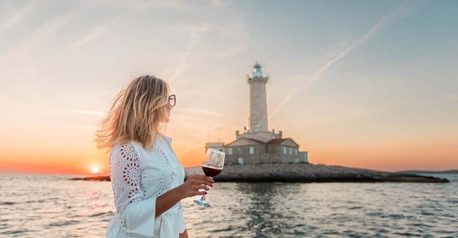Medulin: Sunset on Speedboat with Lighthouse and Wine - The 30 Minutes of Straight Speedboat Energy