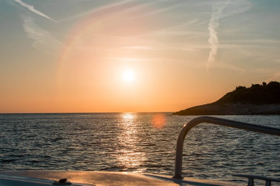 Medulin: Sunset on Speedboat with Lighthouse and Wine - Wine and Local Taste: What You Should Know