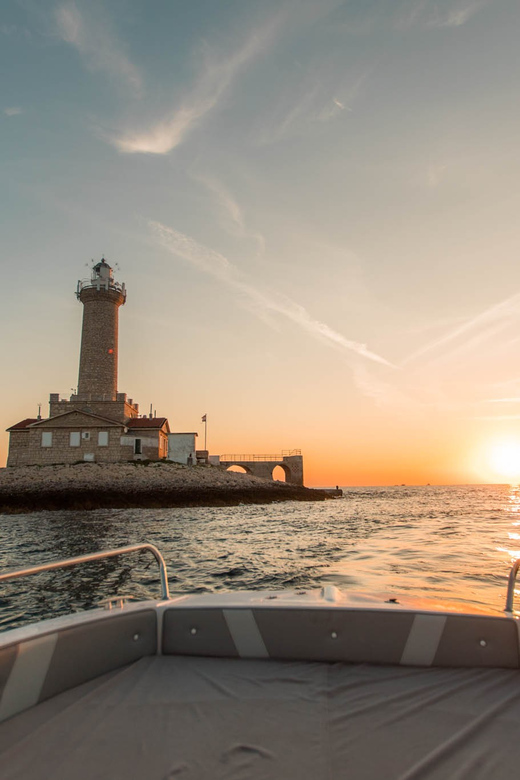 Medulin: Sunset on Speedboat with Lighthouse and Wine - Where You Meet, and What to Do Before You Go