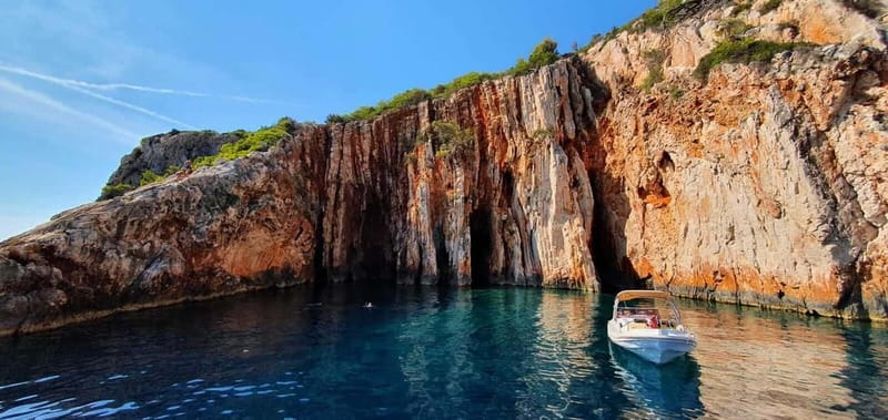 Milna: Boat Trip to Hvar and Red Rocks - Timing and How to Avoid Feeling Cramped
