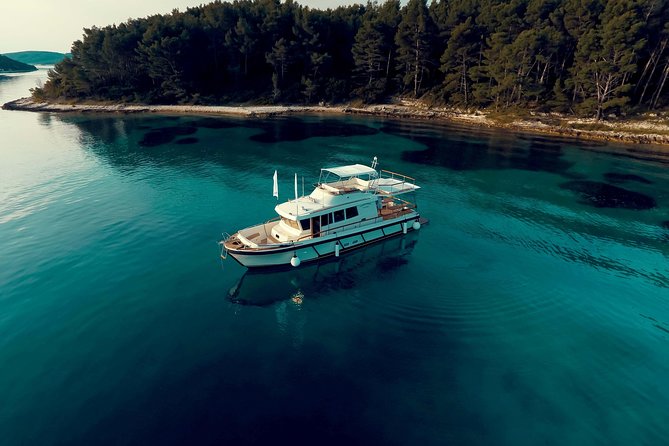 Mljet Island National park Yacht Excursion from Korcula Island - A 3-course Mediterranean lunch served on the yacht