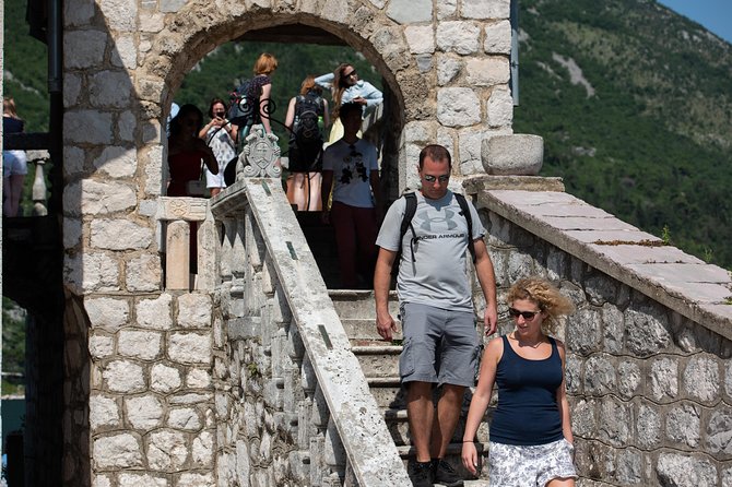 Montenegro: Bay of Kotor Day Trip from Dubrovnik English -Español - Border crossings: plan for delays, not drama