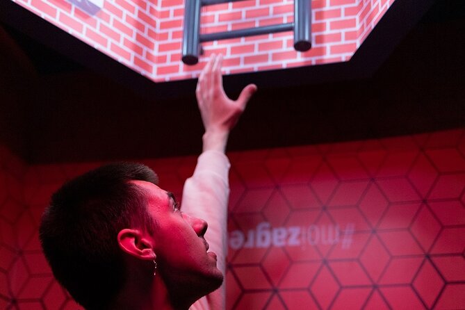 Museum of Illusions Zagreb - Crowd size and pacing: the “about one hour” strategy