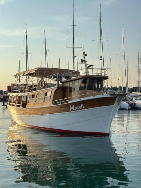 Novigrad: Lim Fjord & Rovinj Boat Trip with Lunch and Drinks - Rovinj’s Old Town Stop: Tight Streets, Colorful Houses, Saint Euphemia