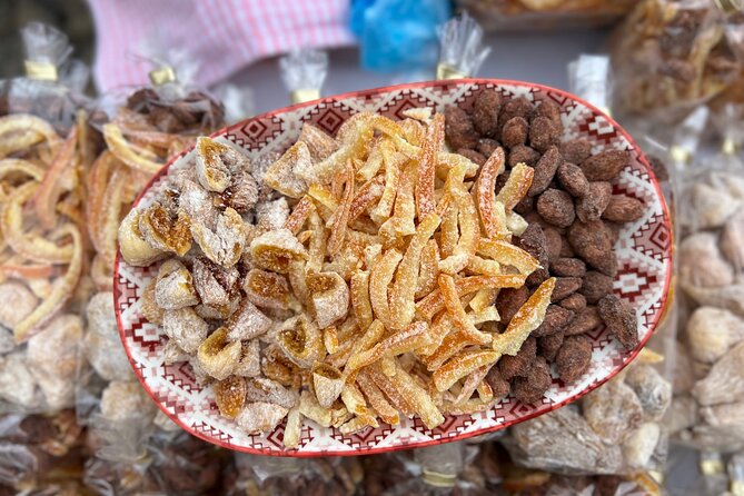 Old Town Dubrovnik Food Tour of 10+ Authentic Croatian Tastings - Stop 3: wine bar tastings with local cheeses and prosciutto