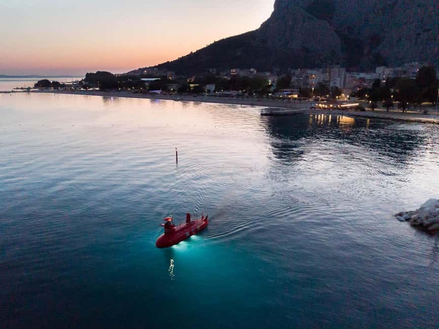 Omiš: Semi-Submarine Underwater Adventure - Underwater lights at night: why the timing matters