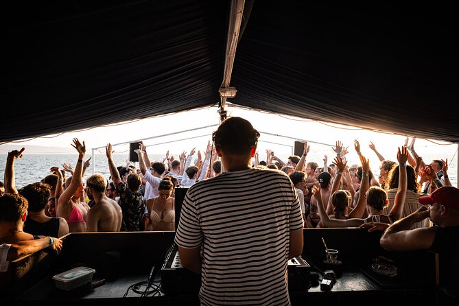 Out to Sea Split Boat Party w/ Blue Lagoon Swim, Dj & Afterparty - Onboard bars, kitchen, and drinks you can actually manage