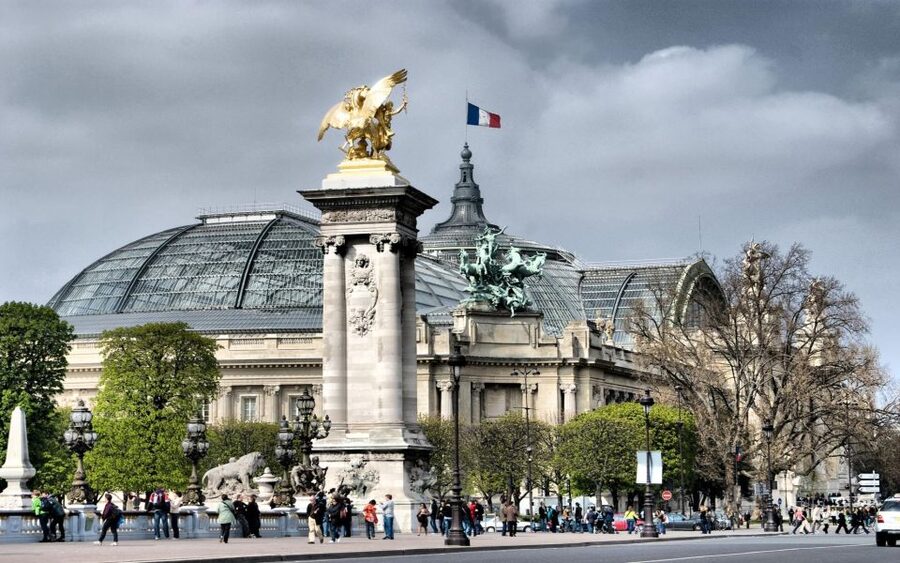 Petit Palais Paris Museum of Fine Arts Tour with Tickets - Transfers by private car: when it is worth the extra cost