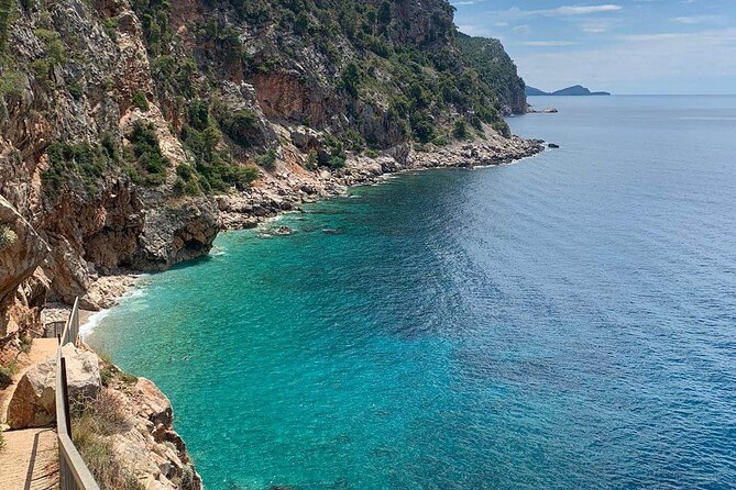 Picnic on Croatian Secret Beach - Arriving at the secret beach: what “no frills” really means