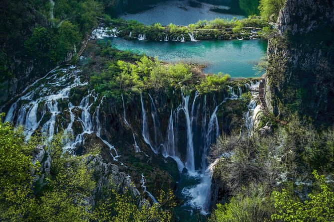 Plitvice Lakes 3,5h tour with panoramic boat ride - Lower Lakes and the 78 m Big Waterfall Walk
