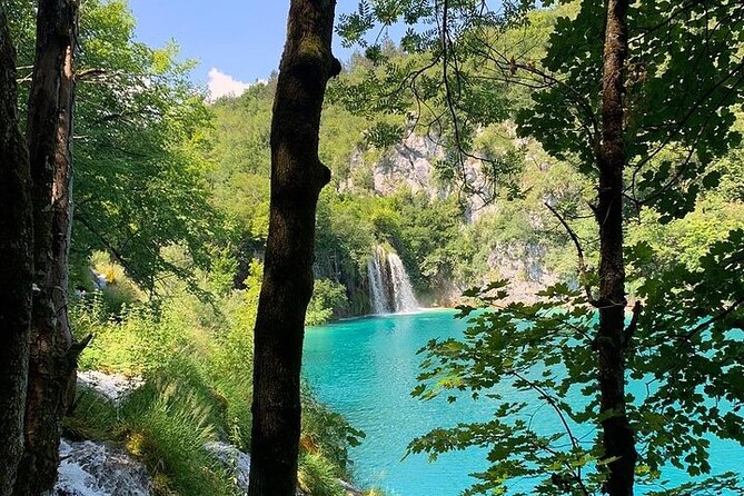 Plitvice Lakes Day Tour from Zadar, Simple and Safe - What the included boat and train actually do for your day