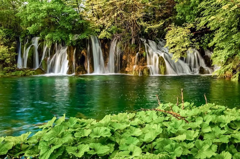 Plitvice Lakes: Guided Walking Tour with Bus and Boat Ride - The bus segment: a breather that also keeps you aligned