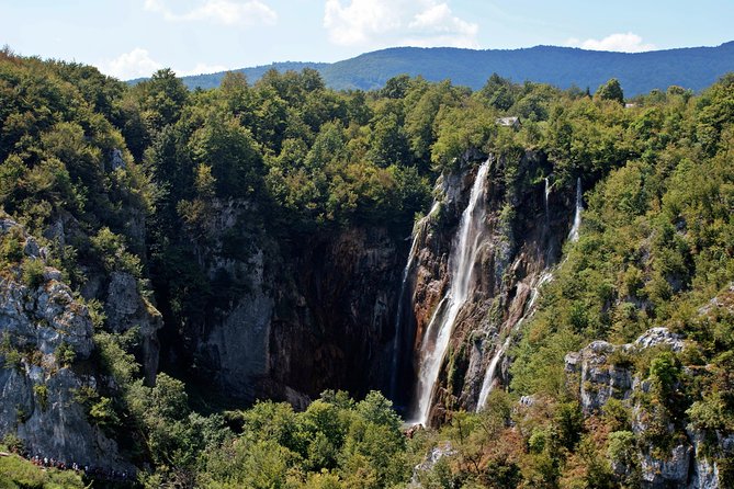 Plitvice Lakes National Park Tour from Zadar - Crowds, pace, and when you will feel rushed