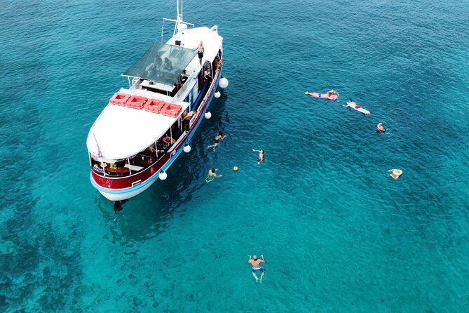 Podstrana and Jesenice, Boat trip to Brač and Šolta with lunch - Onboard comfort details that make the day easier