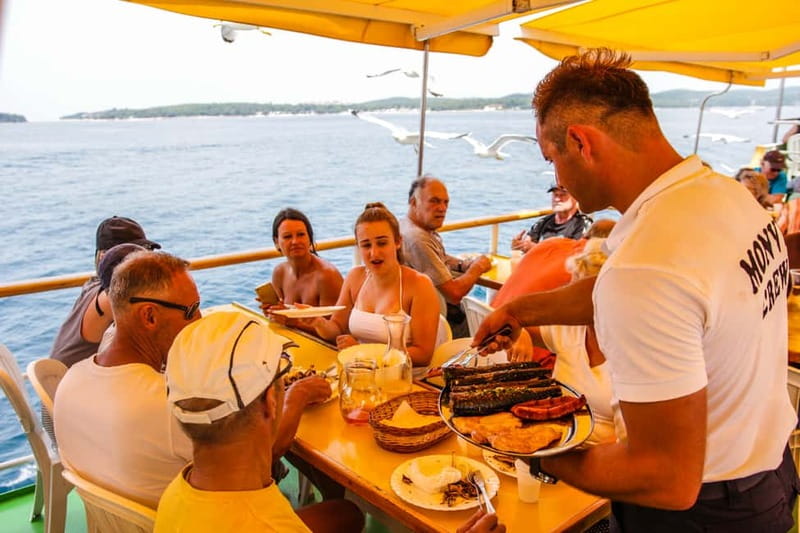 Poreč: Day Trip to Rovinj & Lim Fjord - From Poreč harbor to the Adriatic: how the day starts